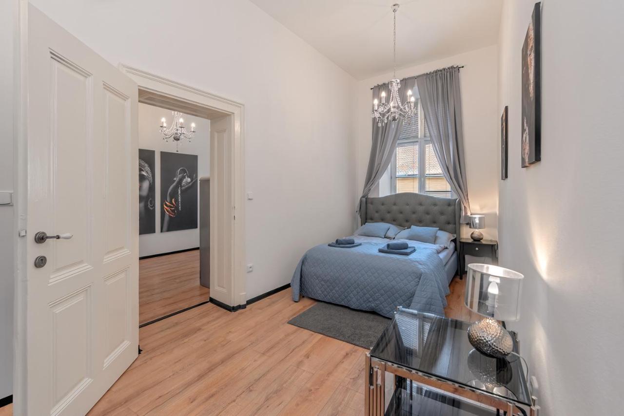 Rezidence Znojmo Hotel Bagian luar foto